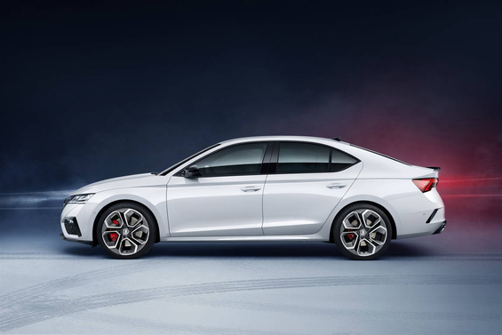 4x ROUES 18 Hiver SKODA SUPERB I B5 3U Pirelli 235/40 R18